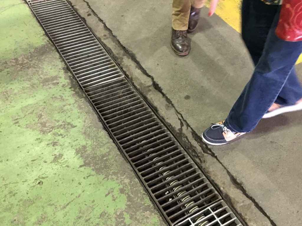 Chile Form trench-bar grates